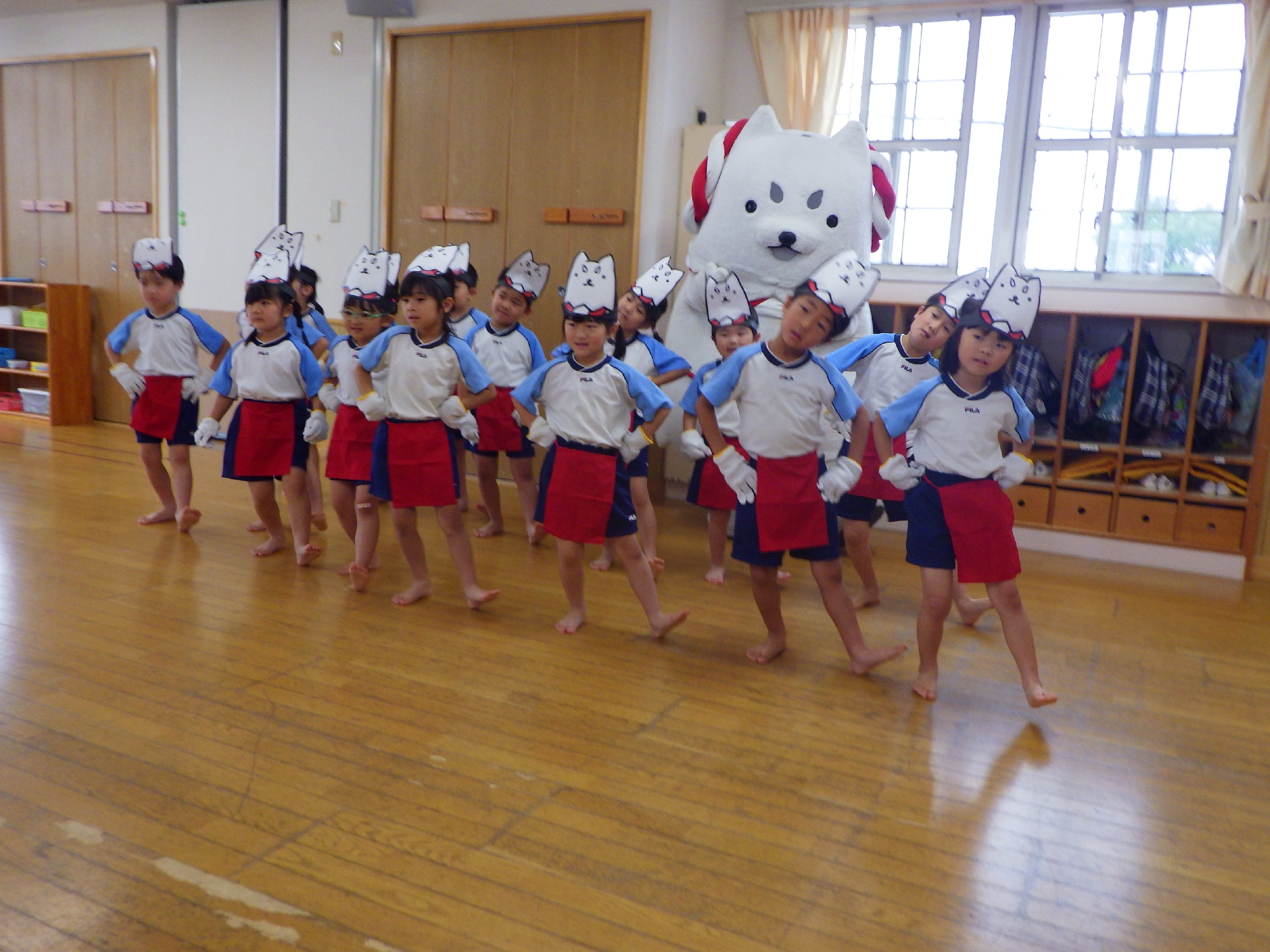 ぺぺぺい　ぺぺぺい　うれしっぺい　♪